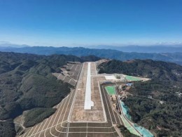 云南鳳慶通用機場(chǎng)建設工程項目土石方、地基處理及排水工程施工